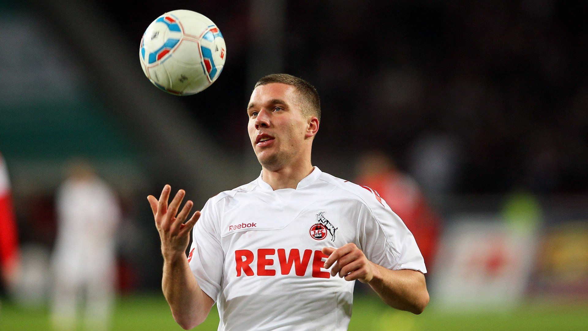 球迷热议:谁是本赛季MVP候选,本赛季常规赛mvp的人选